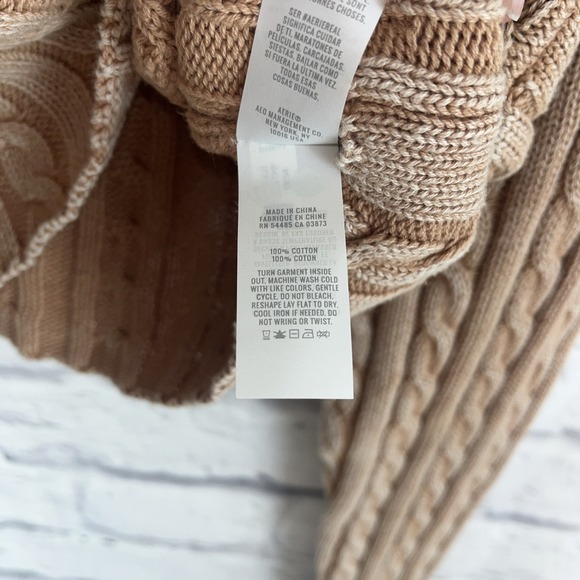 Aeri Women's NWT Cropped Cable Knot Casual Cozy Everyday Sweater Size Small - Picture 5 of 7
